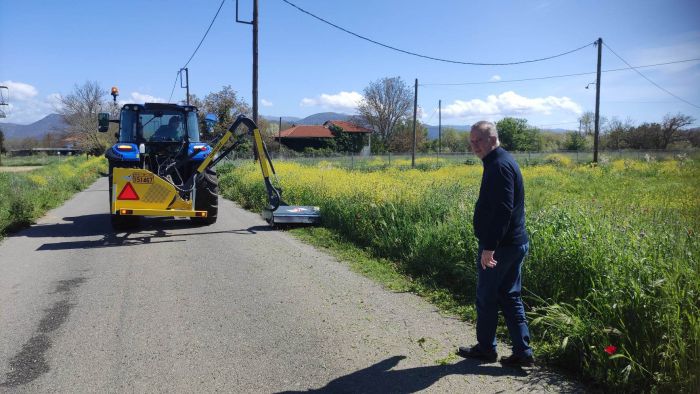 Δύο νέα μηχανήματα στην Περιφέρεια για εργασίες καθαρισμού πρανών και κοπής κλαδιών στην Αρκαδία