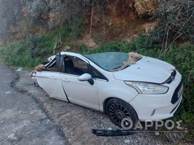 Καλαμάτα | Αυτοκίνητο ισοπεδώθηκε όταν καταπλακώθηκε από βράχο