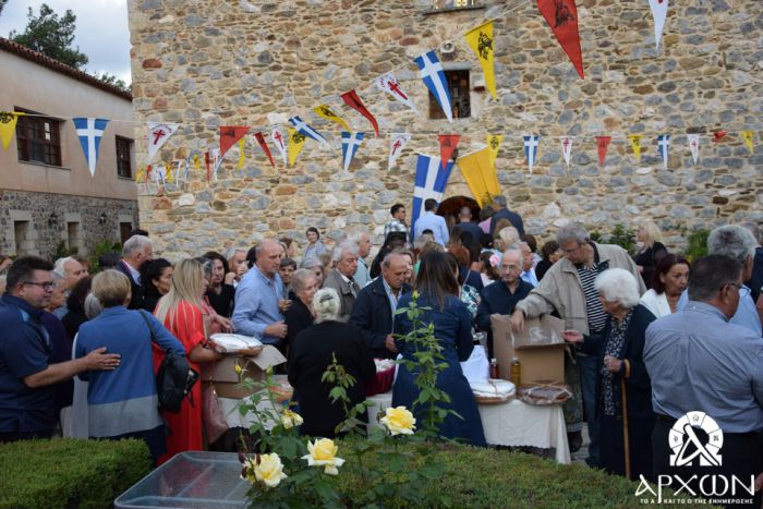 Πανηγυρικός Εσπερινός του Τιμίου Σταυρού στη Μονή Καλτεζών (εικόνες)