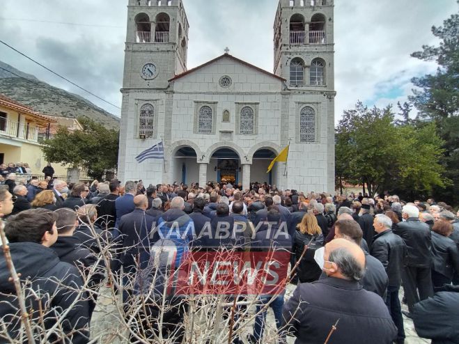 Ανείπωτος πόνος στην κηδεία της 19χρονης Αναστασίας στα Καλάβρυτα