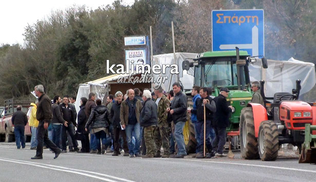Για 8η μέρα παραμένουν οι αγρότες στο μπλόκο των Βουρβούρων (vd)!