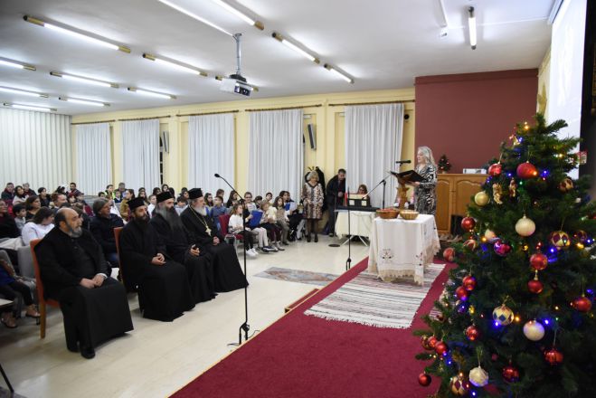 Η Χριστουγεννιάτικη εκδήλωση του Κατηχητικού Σχολείου της ενορίας Αγίας Βαρβάρας (εικόνες)