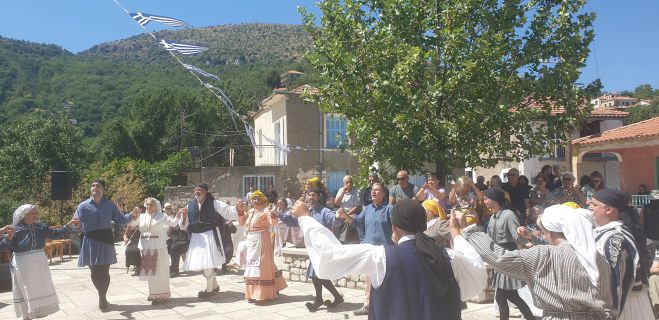 "Κυριακή στο Χωριό Ξανά" με γυρίσματα στα Δολιανά!