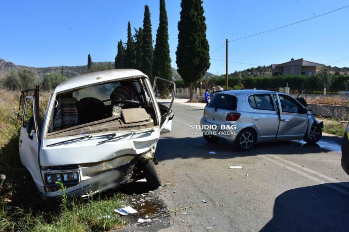 Σοβαρό τροχαίο στο Ναύπλιο - Μετωπική σύγκρουση με τραυματίες (vd)