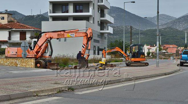 Έργα στη «Μουτζουροπούλου»- Κλειστό το ένα ρεύμα κυκλοφορίας