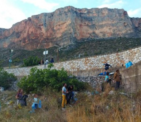 Καθαρίστηκε από σκουπίδια ο ποταμός Δαφνώνας στο Λεωνίδιο (εικόνες)