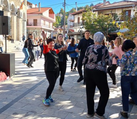 Επισκέπτες από την Αργολίδα έκαναν πεζοπορία και γλέντησαν στη γιορτή της γης στον Άγιο Πέτρο Κυνουρίας (εικόνες - βίντεο)